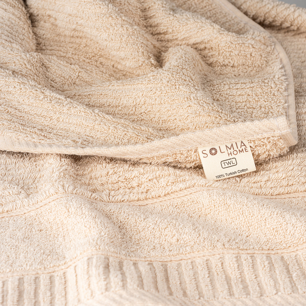 Aura Bath & Hand Towel Set