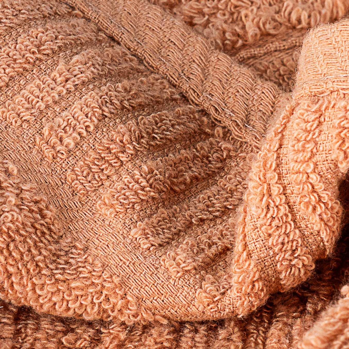 Aura Bath & Hand Towel Set